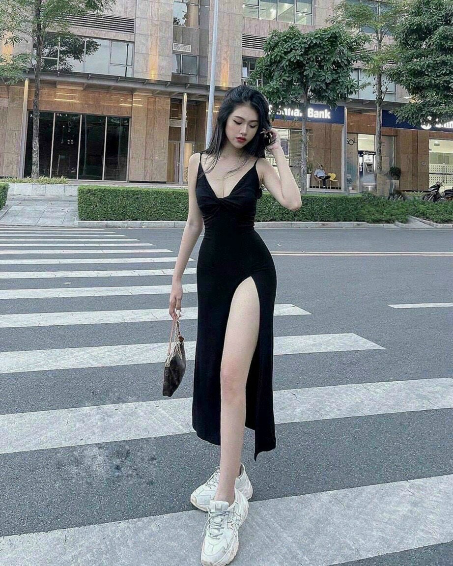 Đầm body hai dây sẻ tà, Đầm body cổ V 1 bên xẻ tà sexy , chất thun gân dày dặn mềm mịn,Đầm Body Thun Dáng Dài Xẻ Tà Năng Động Màu Đen