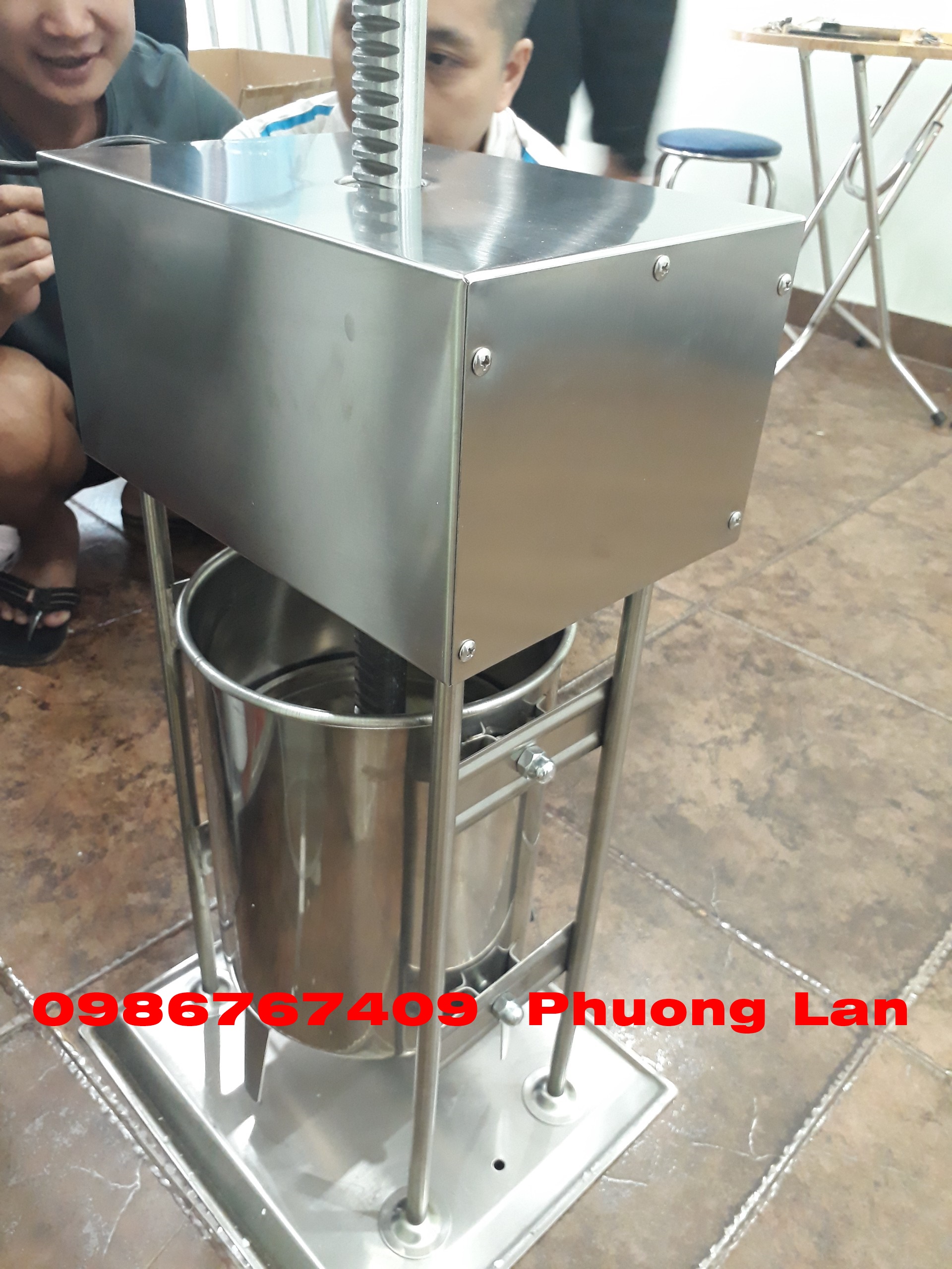 Máy đùn xúc xích 10l chạy điện