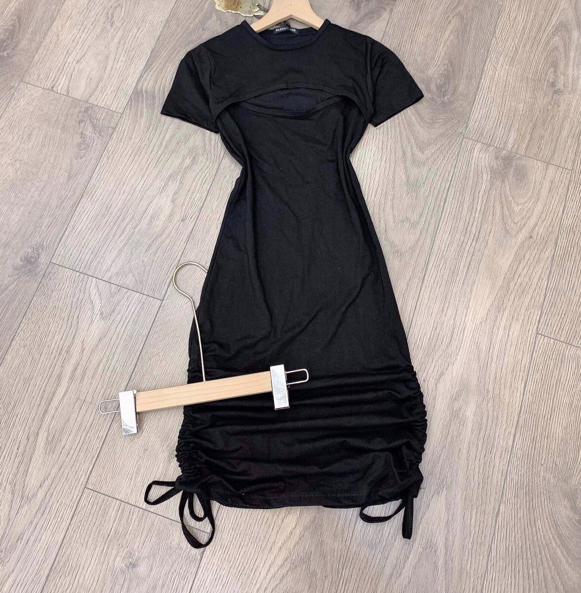 Váy body khoét ngực dây rút hông lạ mắt, đầm body nữ cộc tayFE3