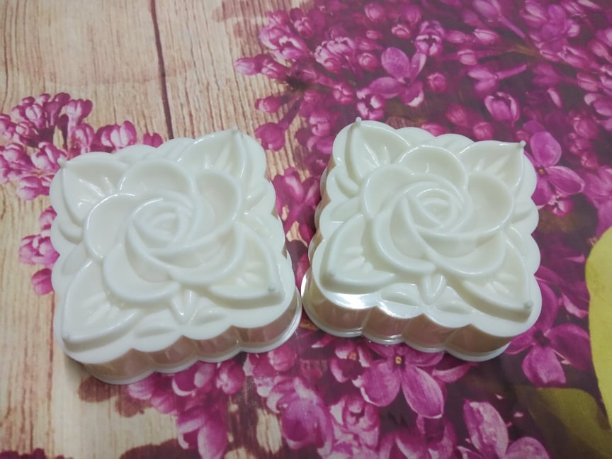 BỘ 2 KHUÔN RAU CÂU TRUNG THU VUÔNG 8 CM HÌNH HOA HỒNG