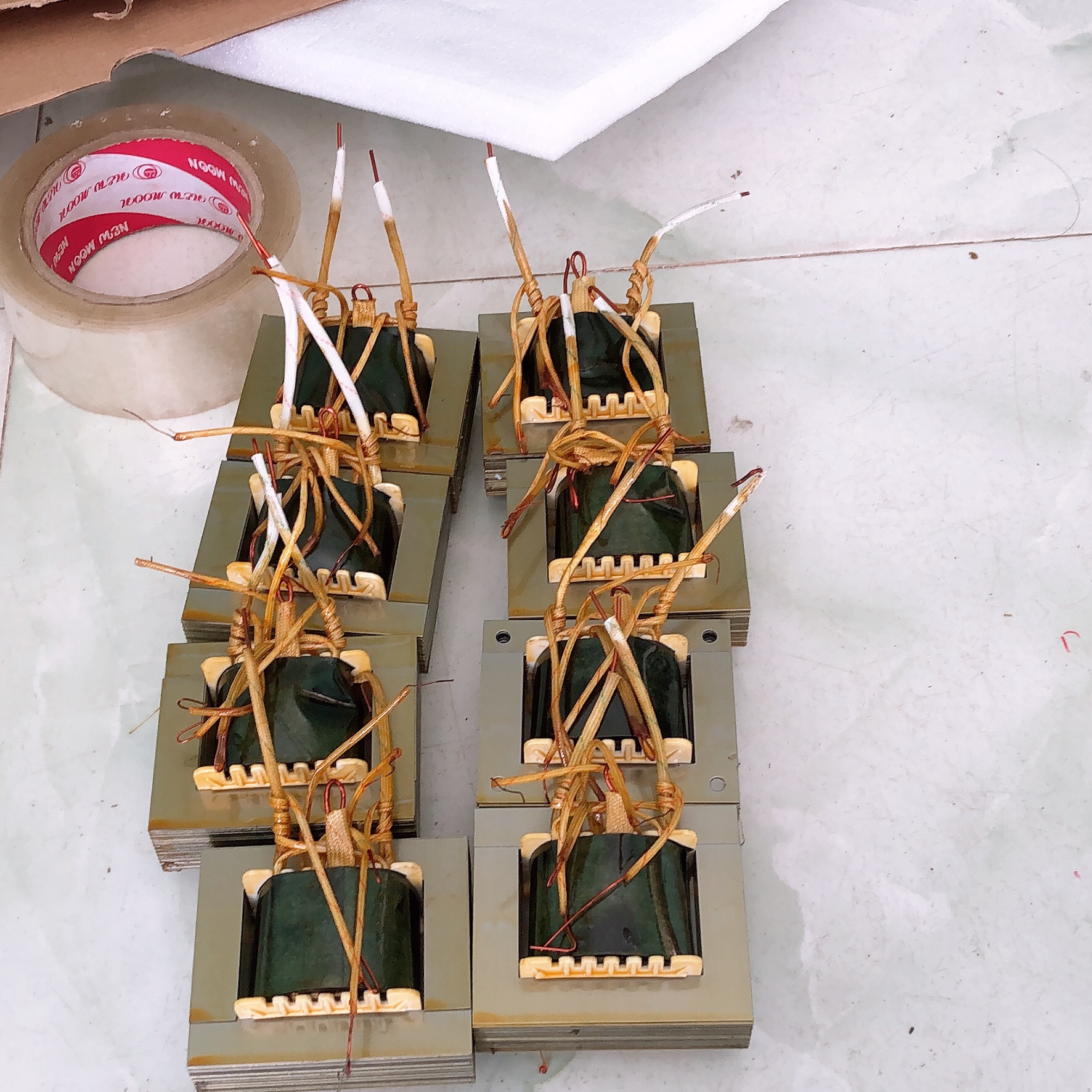 Biến áp 2 vế c chung và e chung