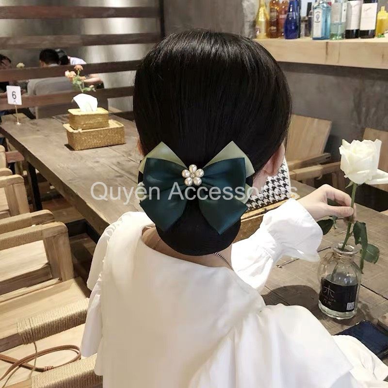 Kẹp búi nơ lụa xanh đính đá