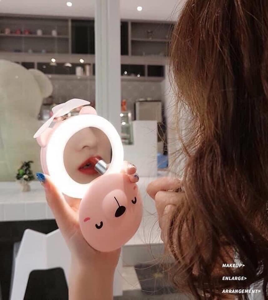 [HCM][NEW TREND]Gương Cầm Tay Mini Có Đèn Led Và Quạt Đa NăngI[NT SHOP] THIẾT KẾ NHỎ NHẮN 3IN1 THÍCH HỢP  TIỆN LỢI CHO NHU CẦU LÀM ĐẸP PHÙ HỢP CHO TẤT CẢ MỌI LỨA TUỔI