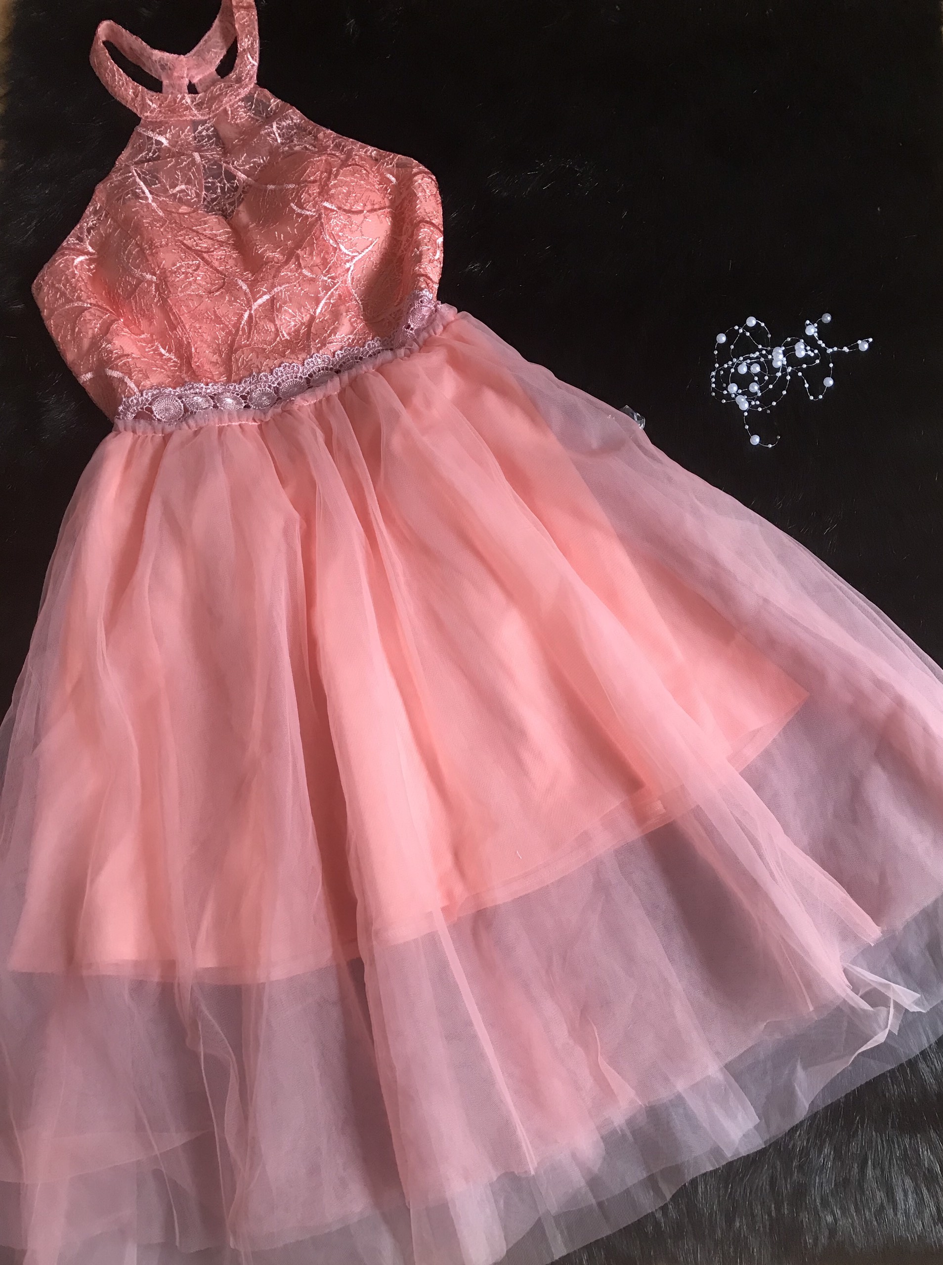 Đầm xòe cổ yếm