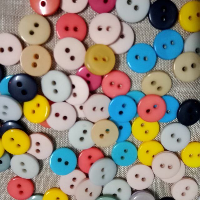 Nút áo nhựa 2 lỗ size 10mm nhiêu màu sắc, 5 nút