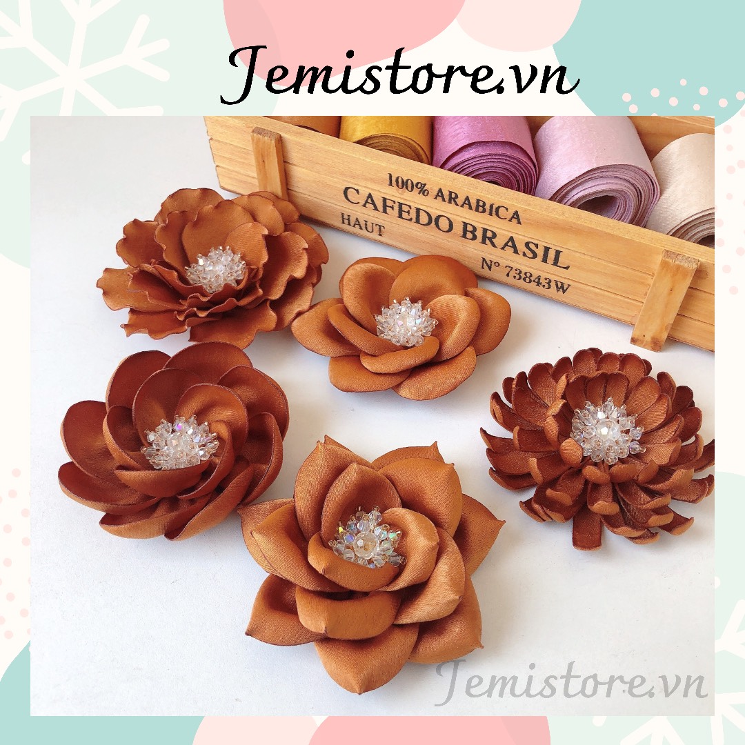 Hoa cài áo nữ - Ghim cài áo hoa ruy băng gấm handmade màu nâu tây