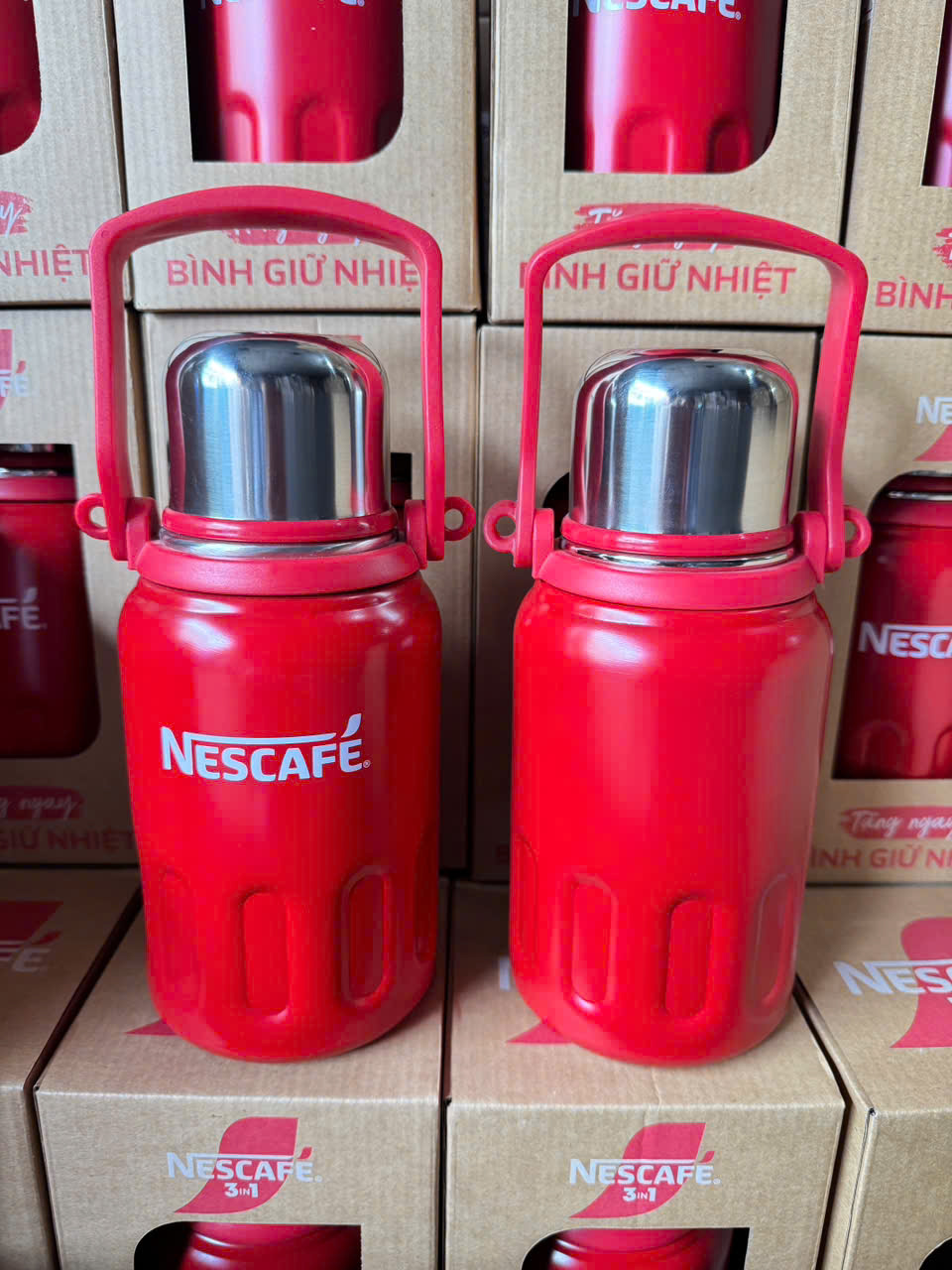 Tìm hiểu về chất liệu của bình nước nhập từ Trung