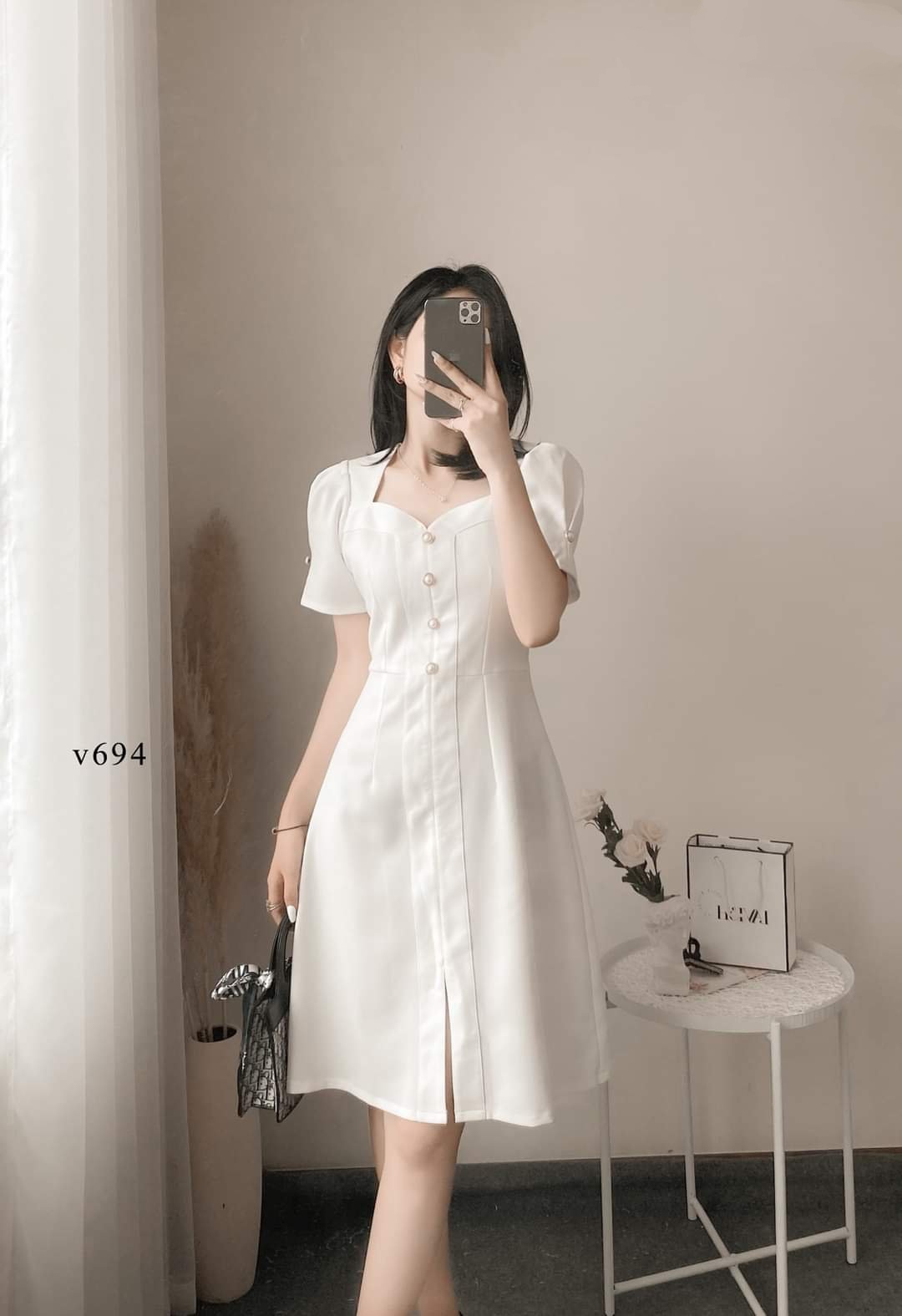 Đầm dự tiệc cổ cách điệu phối nút siêu xinh Lavi Dress ngắn