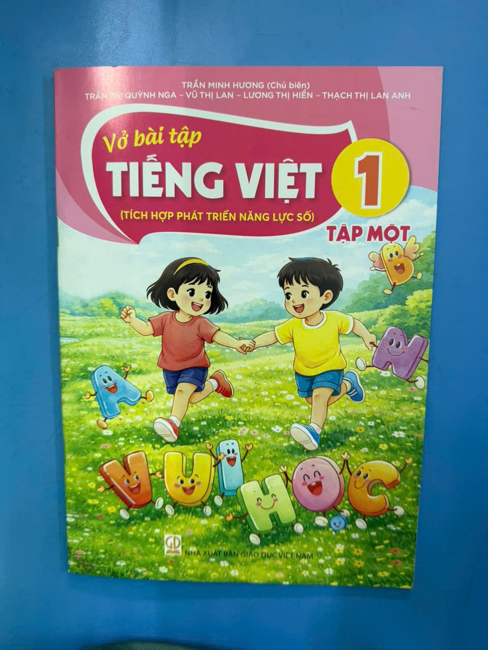 Sách Vở Bài Tập Tiếng Việt 1- tập một- Tích hợp phát triển năng lực số (Kèm Nilon bọc Sách, nhãn tên)