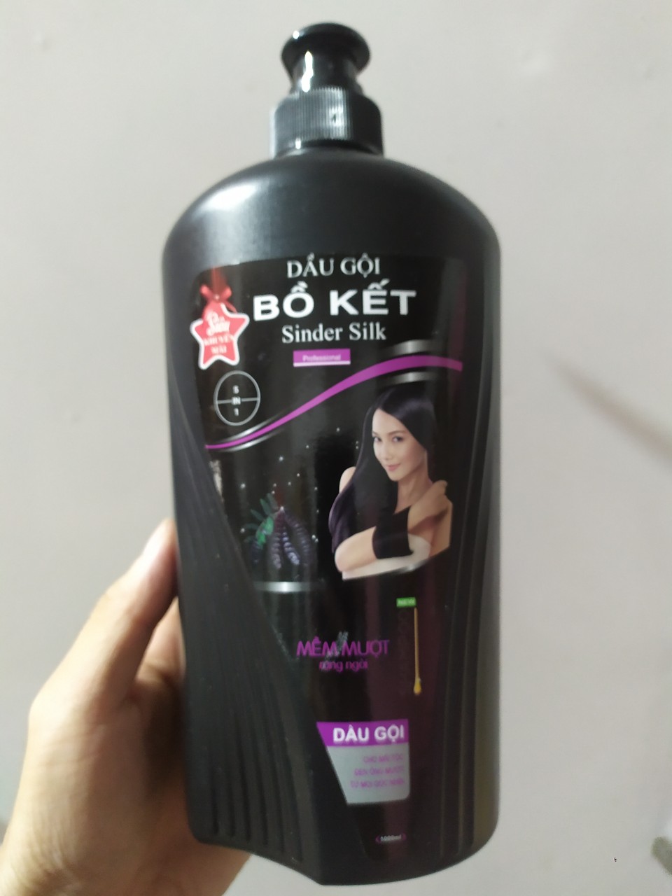 Dầu gội Shinder Silk bồ kết 1000ml mềm muợt sạch gàu