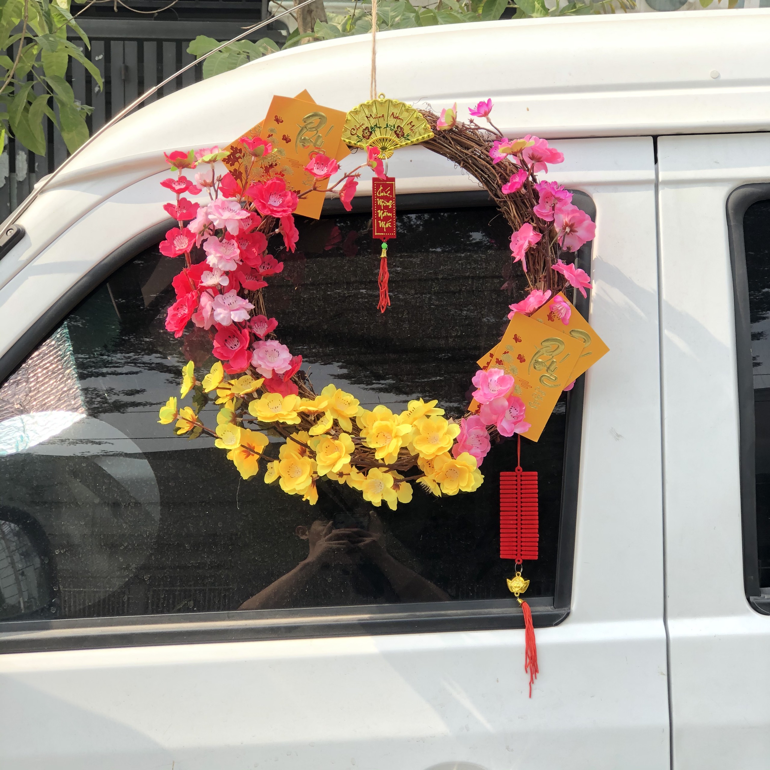 Vòng hoa mai hoa đào trang trí tết H09