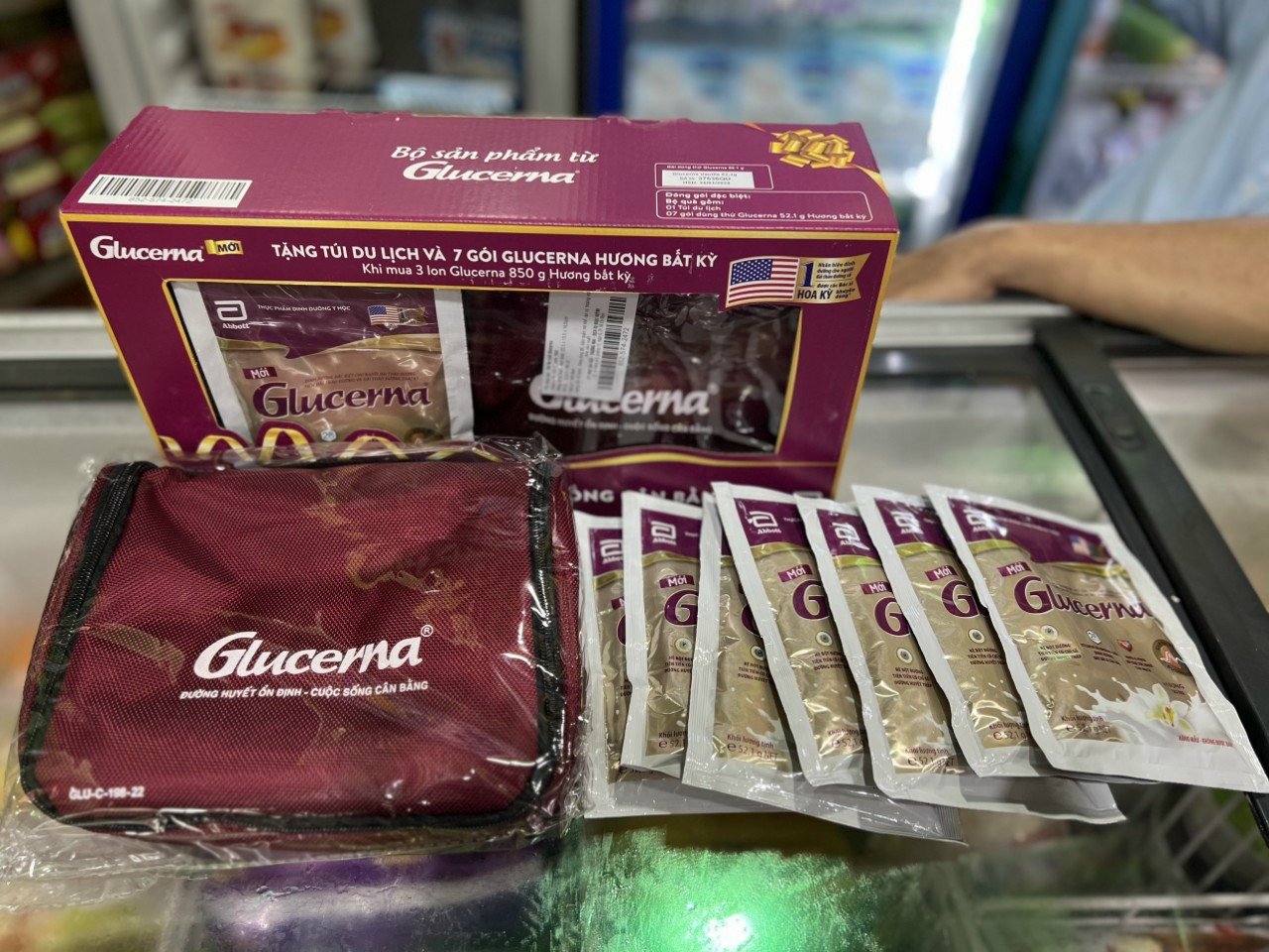 Combo bộ túi + sữa bột glucerna 52.1g hương vani