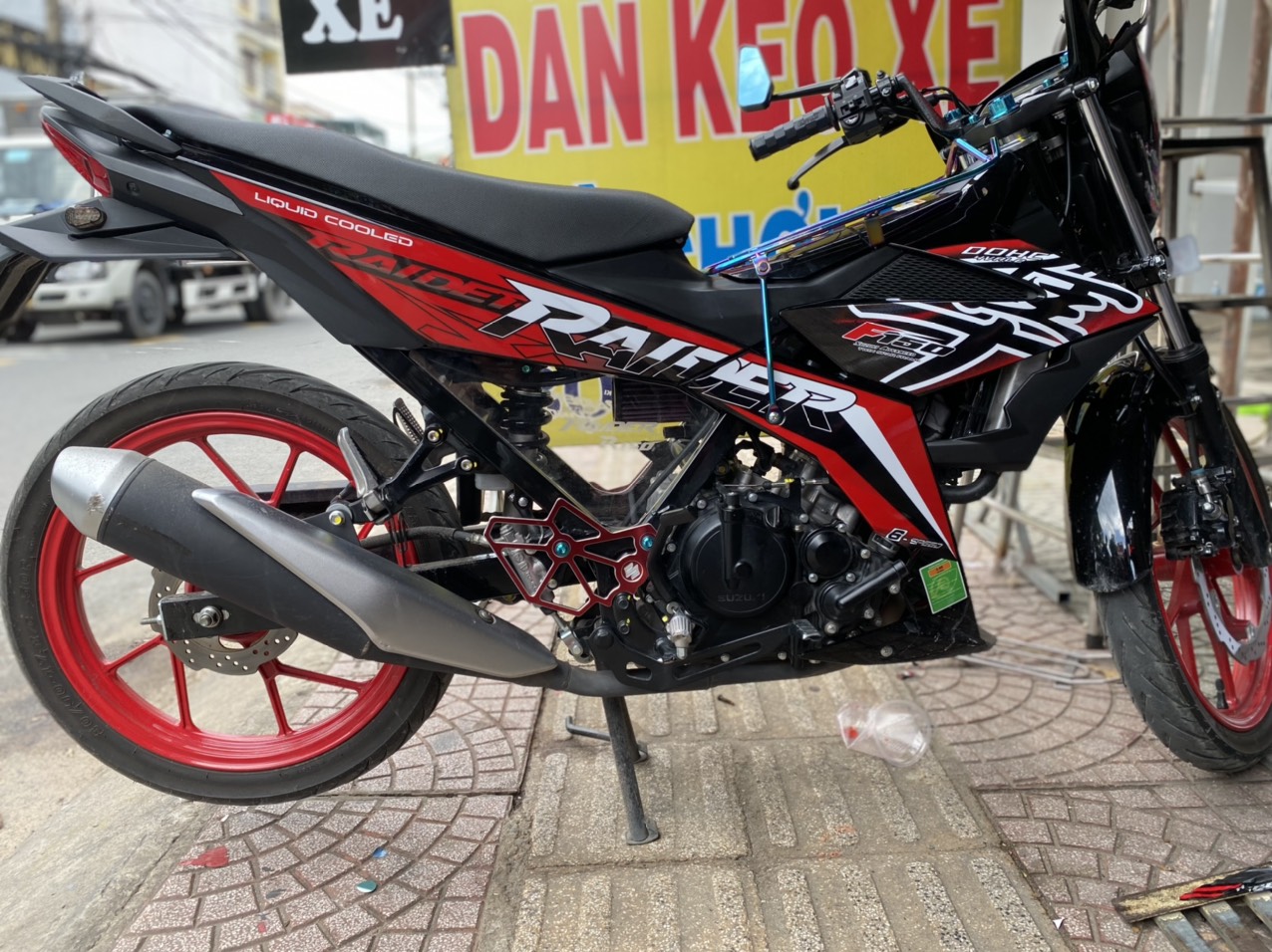 Tem Rời Raider mẫu hayabusa màu đen đỏ trắng