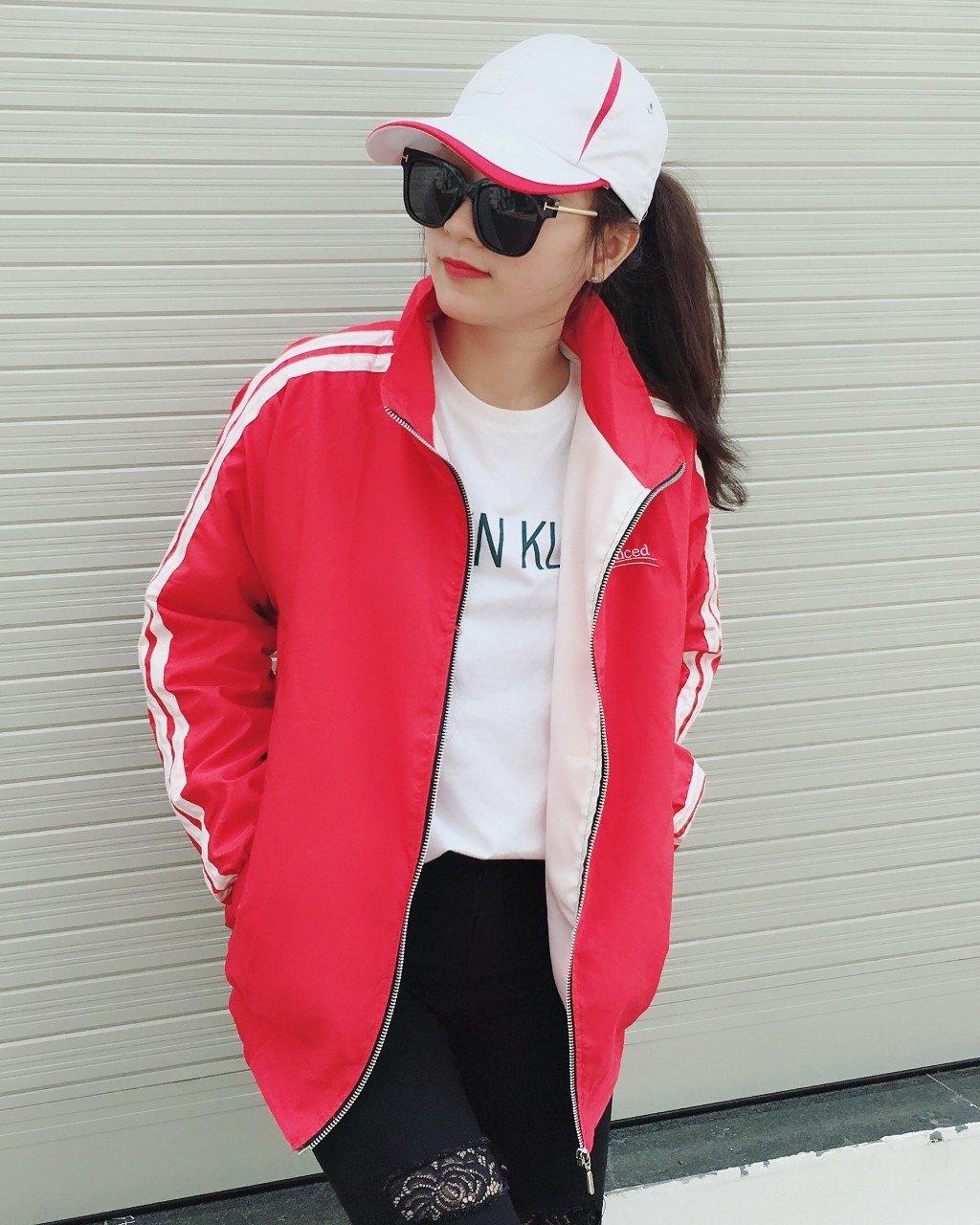 Áo khoác dù Avalo đơn giản phối mũ in chữ Balanced AV61010