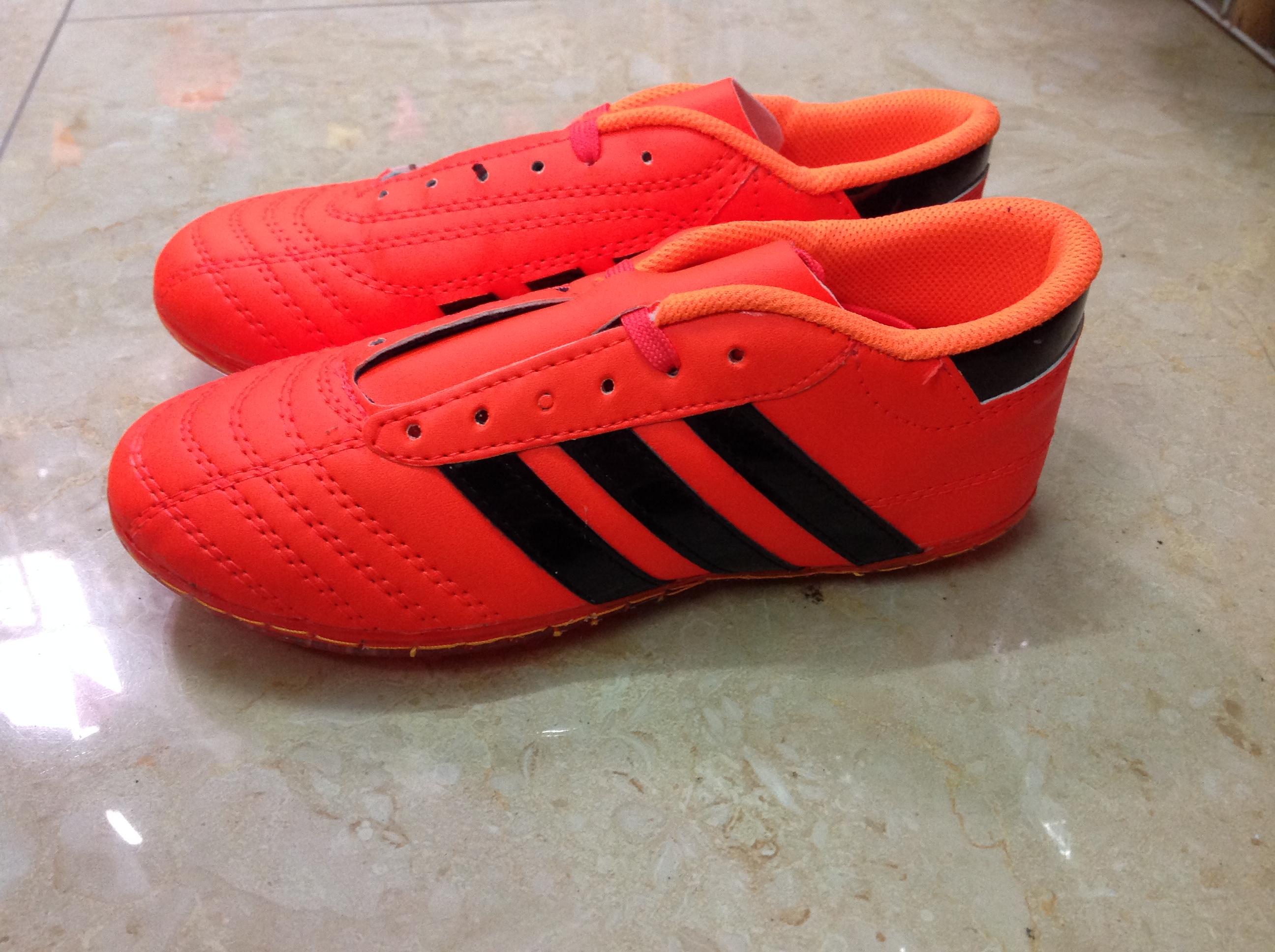 Giày fb đá bóng, đá banh trẻ em 3 sọc