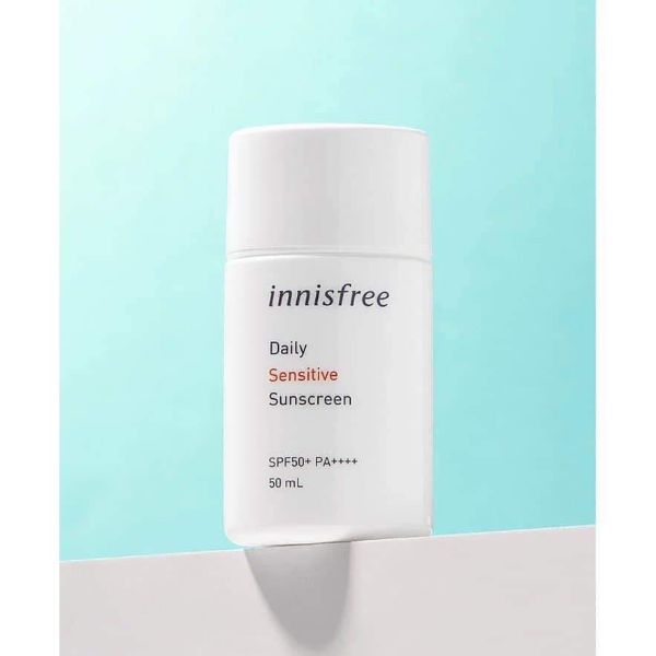 Kem Chống Nắng Cho Da Nhạy Cảm Daily Essence Sensitive Spf 50 Pa++++ - 239