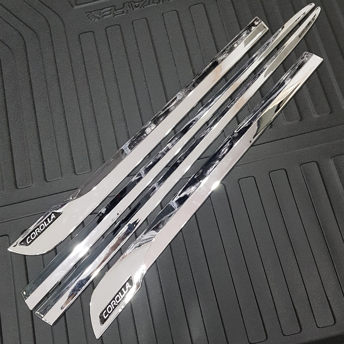 Bộ Ốp Sườn, Nẹp Sườn Dành Cho Xe Toyota Corolla Altis 2014-2020 Nhựa Abs Mạ Crom Cao Cấp