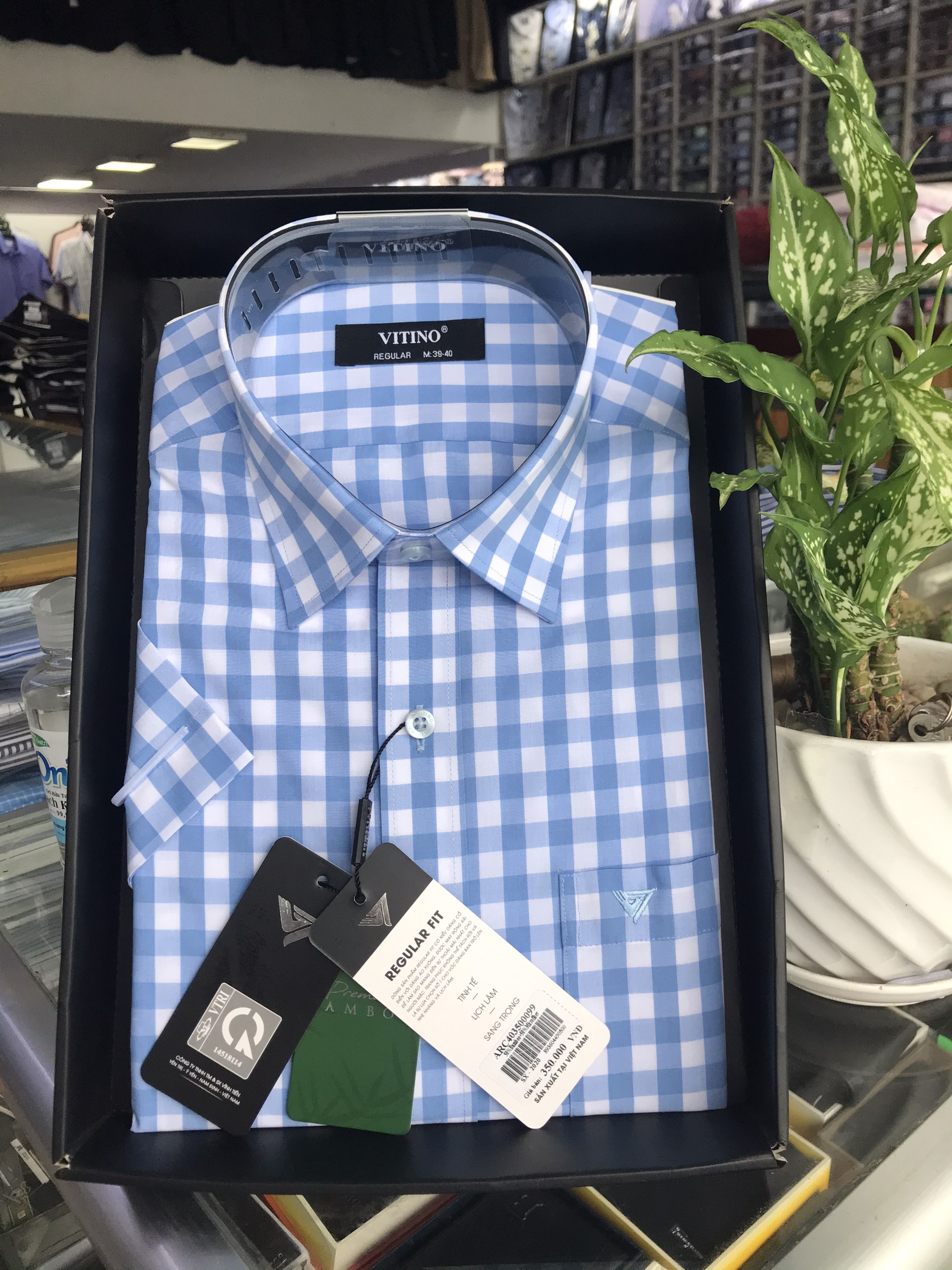 Các mẫu áo sơ mi ngắn  tay Vitino chính hãng - phom regular fit/dáng vừa/lai bằng