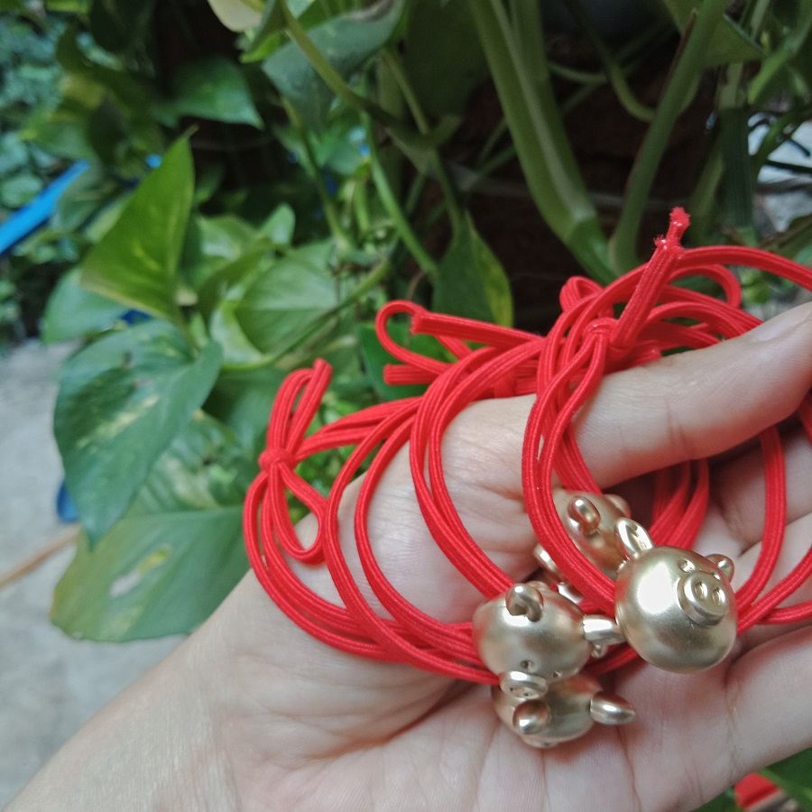 Cột tóc cho bé hình heo dễ thương