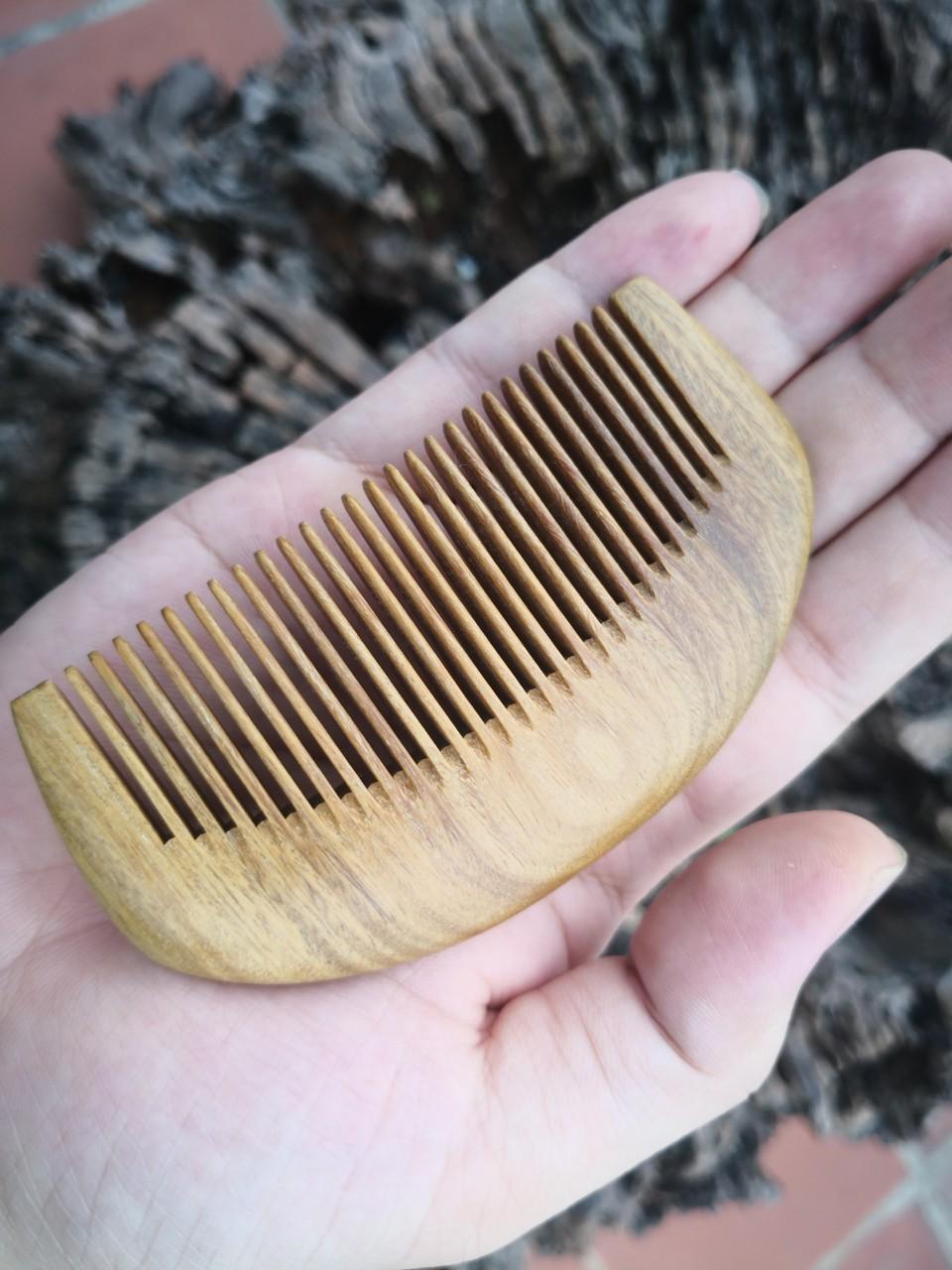 Lược gỗ bách xanh nhỏ hình bán nguyệt răng mau BX9B-Qùa tặng cao cấp