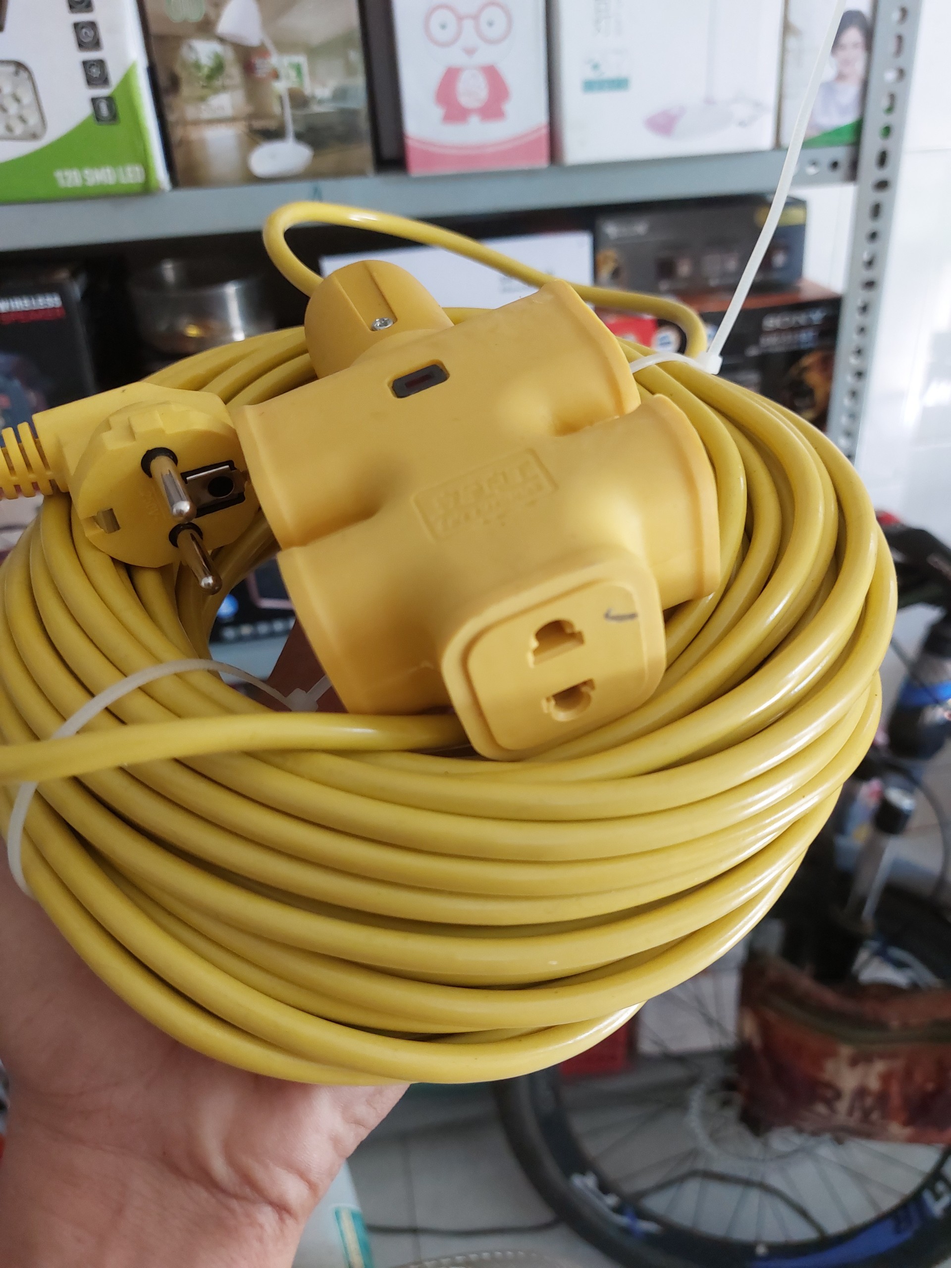 Ổ cắm điện phích cắm liền dây chịu lực dây dài 20m