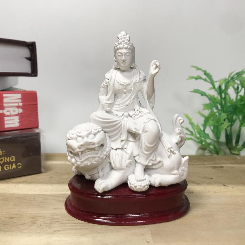 Tượng Văn Thù Bồ Tát sơn trắng