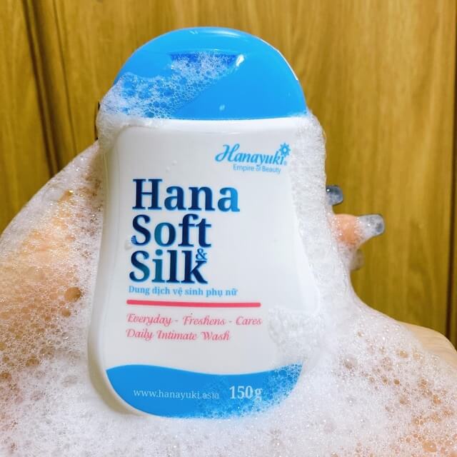 Dung Dịch Vệ Sinh Phụ Nữ Hana Soft Silk Hanayuki