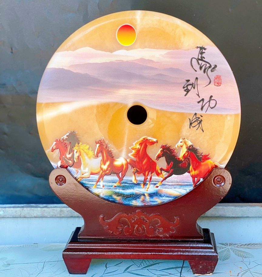 Đồng điếu mã đáo thành công đá hoàng long in 3d - đường kính 30cm