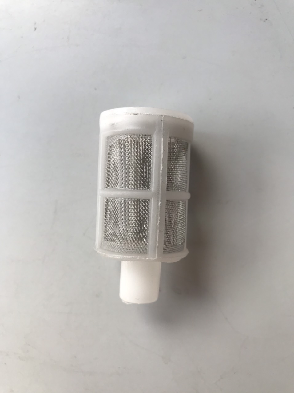 Lọc rác trắng sử dụng để lọc cặn cho máy bơm mini gắn trực tiếp ống 12mm
