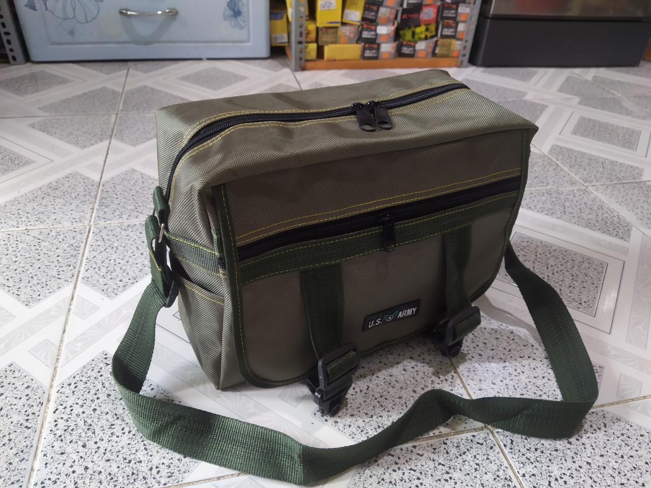 Túi đựng đồ nghề đeo chéo có móc (33cm × 23cm ×15cm )