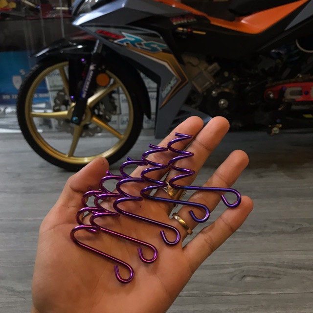 Lò xo titan gr5 gắn dây dầu mọi dòng xe