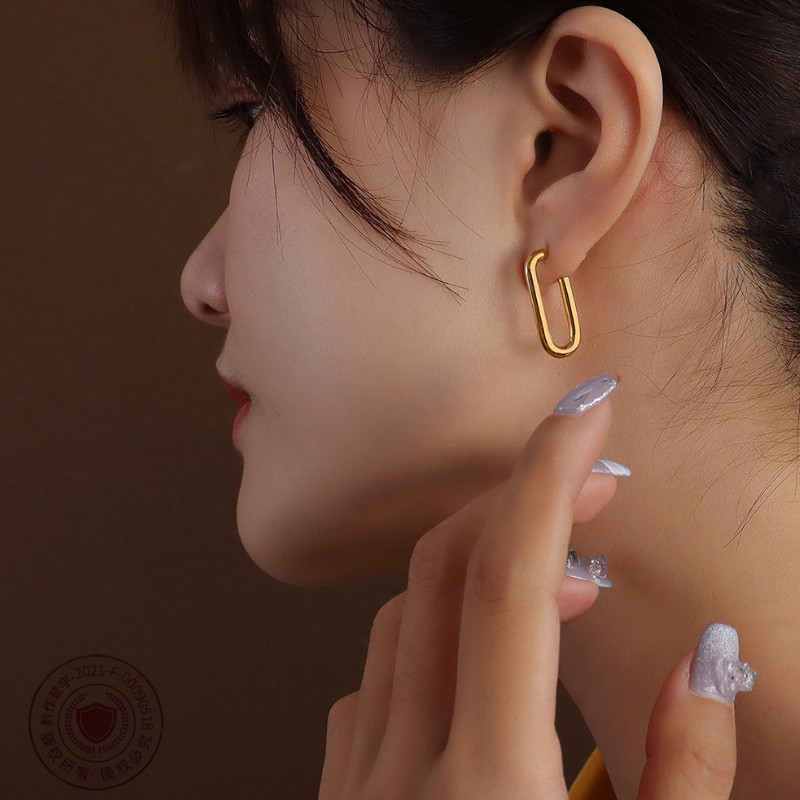 Bông tai nữ hình chữ u titan ko han rỉ tt 3836