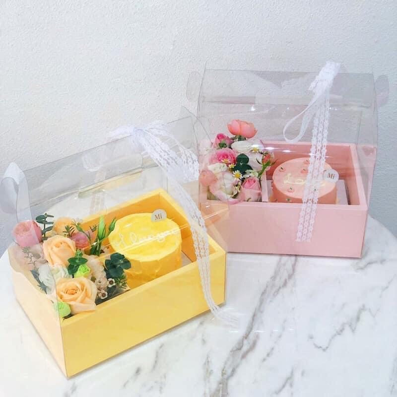 Hộp Mica đựng bánh và hoa trong suốt