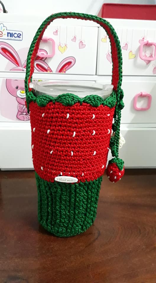 Túi đựng ly giữ nhiệt handmade chất liệu sợi dệt hình quả dâu (không bao gồm ly)