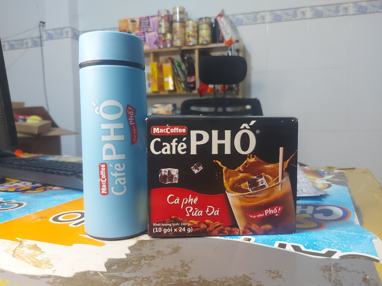 Cà phê phố sữa đá hộp 10 gói + Tặng Bình