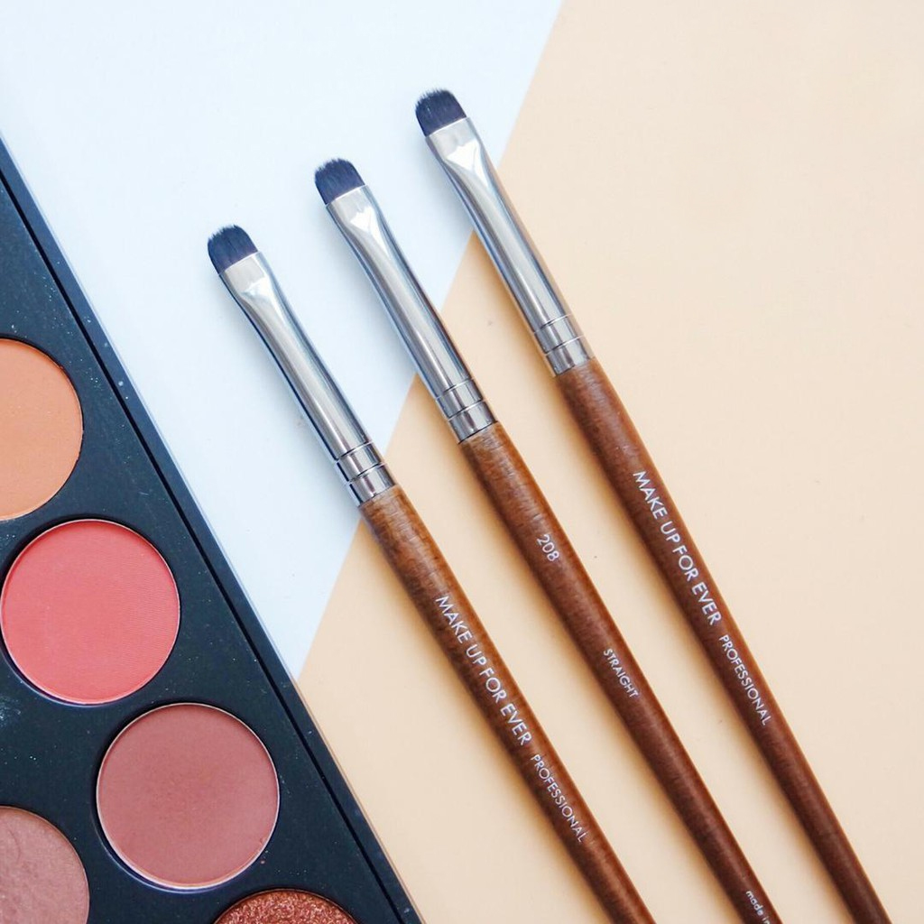 Cọ mí mắt makeup forever 208