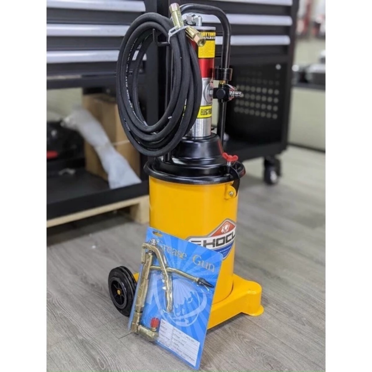 Máy bơm mỡ khí nén Kocu 12l chính hãng