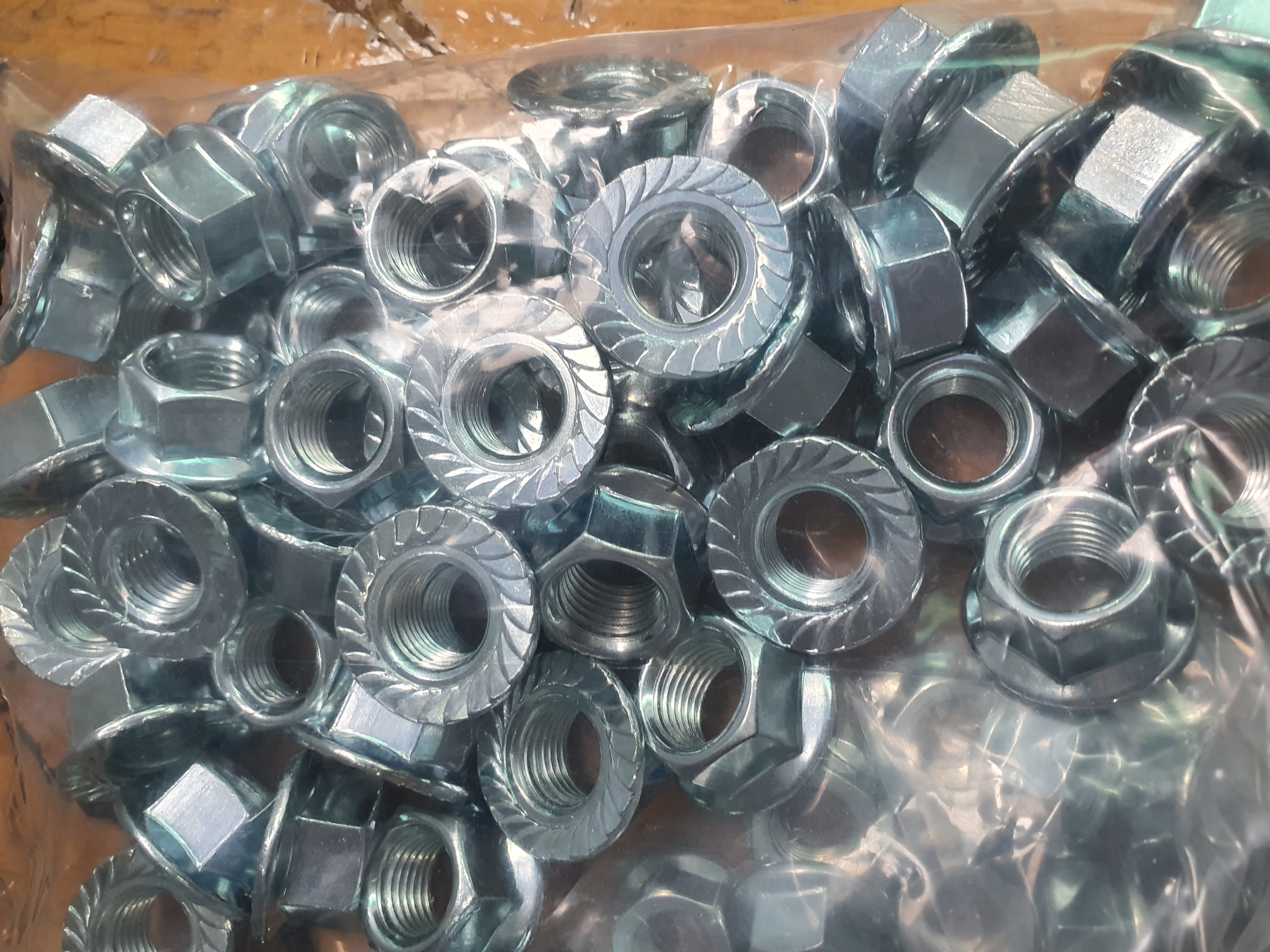 Đai ốc liền long đen, tán long đền m8-m12 đai ốc ren nhuyễn đai ốc ren mịn .bước ren 1.25