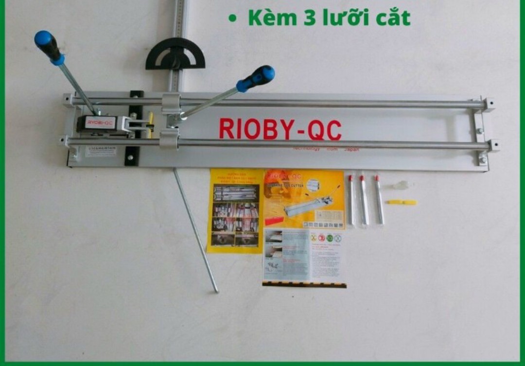 Bàn cắt gạch đẩy tay cắt gạch 800mm RIOBY-QC 800 dùng lưỡi cắt cây bút-máy kèm 3 lưỡi theo máy.