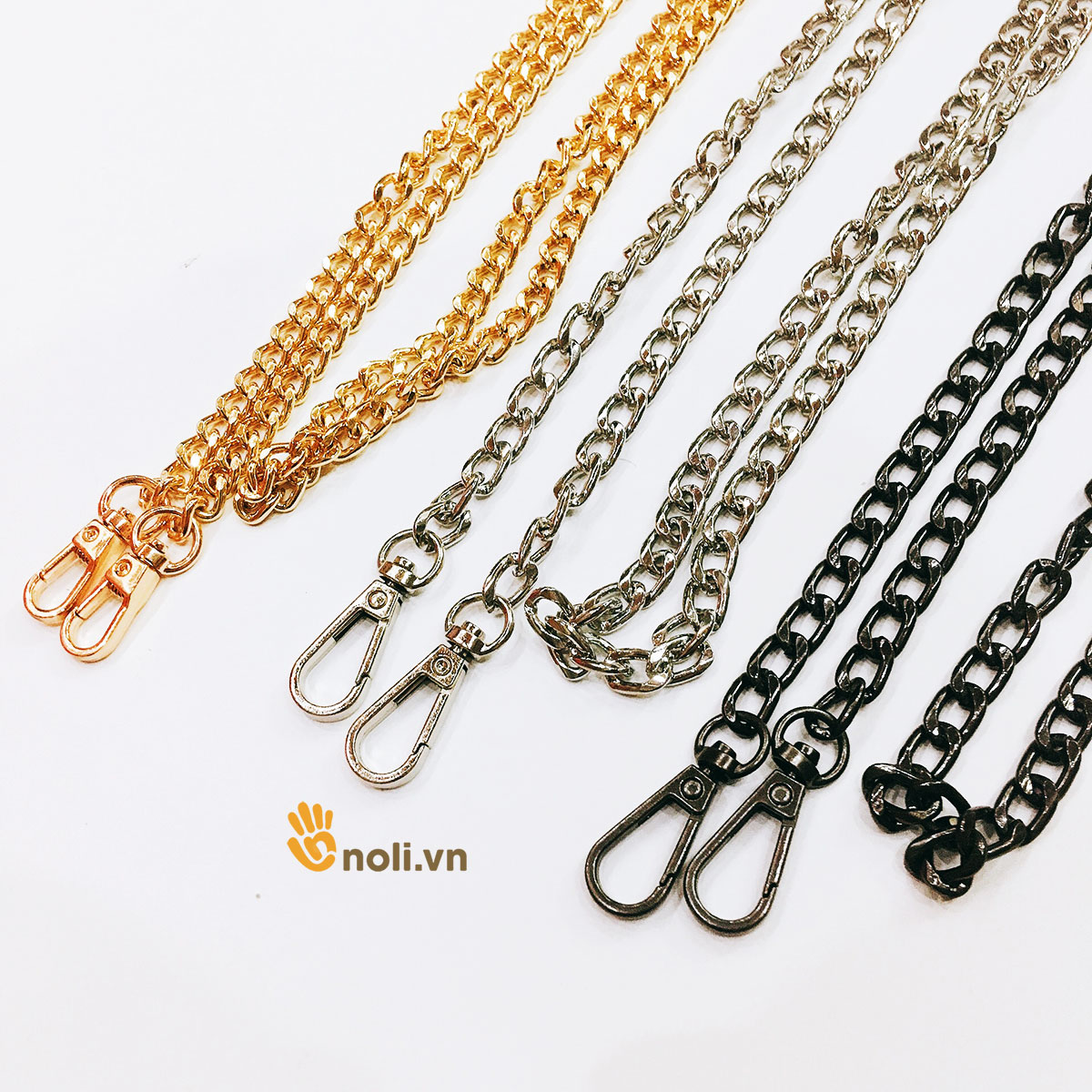 Dây Xích To Có Sẵn Càng Cua dây xích đẹp, dày, chắc chắn chịu lực tốt kèm theo 2 càng cua giúp việc làm túi trở nên dễ dàng