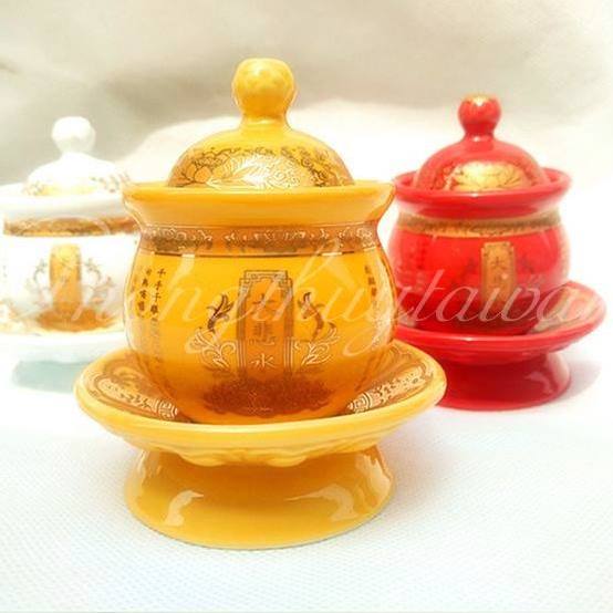 Chum ly nước có nắp Bàn thờ Phật