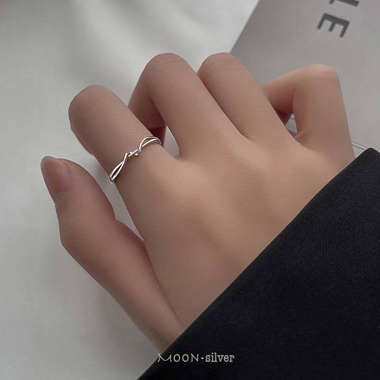 Nhẫn nữ bạc 925 hình xoắn