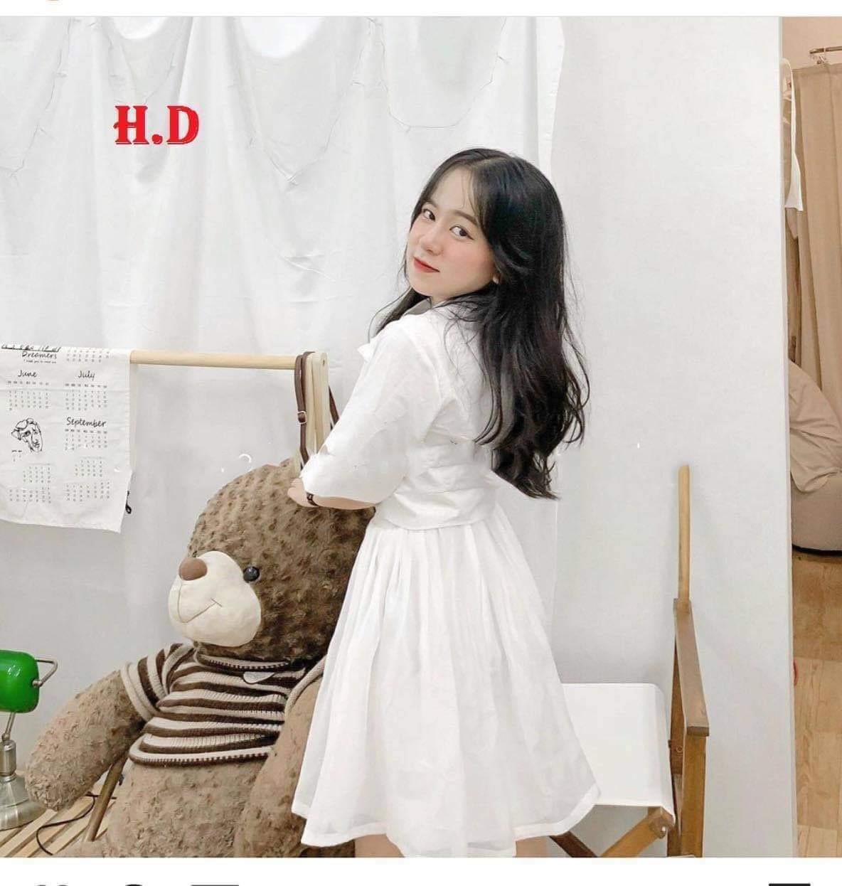 Sét váy áo buộc nơ áo dáng crt buộc nơ cưc xinh đi cùng cv 2 lớp cực đẹp luôn ah.