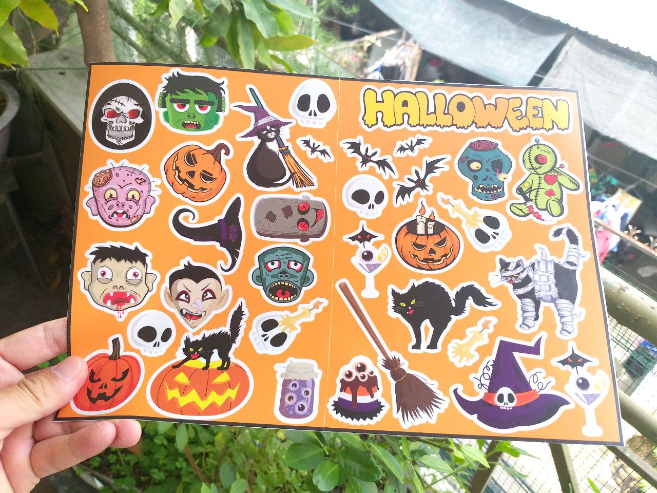 34 Miếng dán trang trí Halloween 2020 chỉ lột dán, sticker dán bằng nhựa chống nước, dùng trang trí các vật dụng cá nhân và nơi làm việc nhân dịp lễ Halloween 31 tháng 10