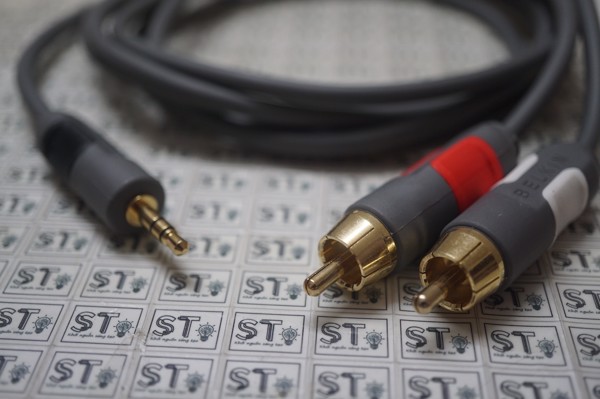 Dây cáp âm thanh siêu mềm Belkin chuyển đổi tín hiệu Audio 3.5mm sang jack đôi hoa sen 2m