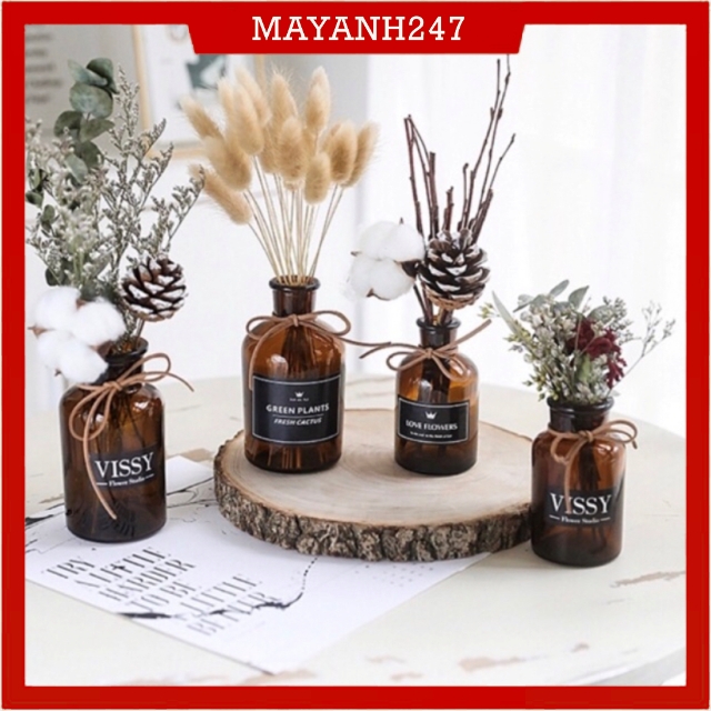 Lọ hoa thủy tinh kèm hoa khô trang trí