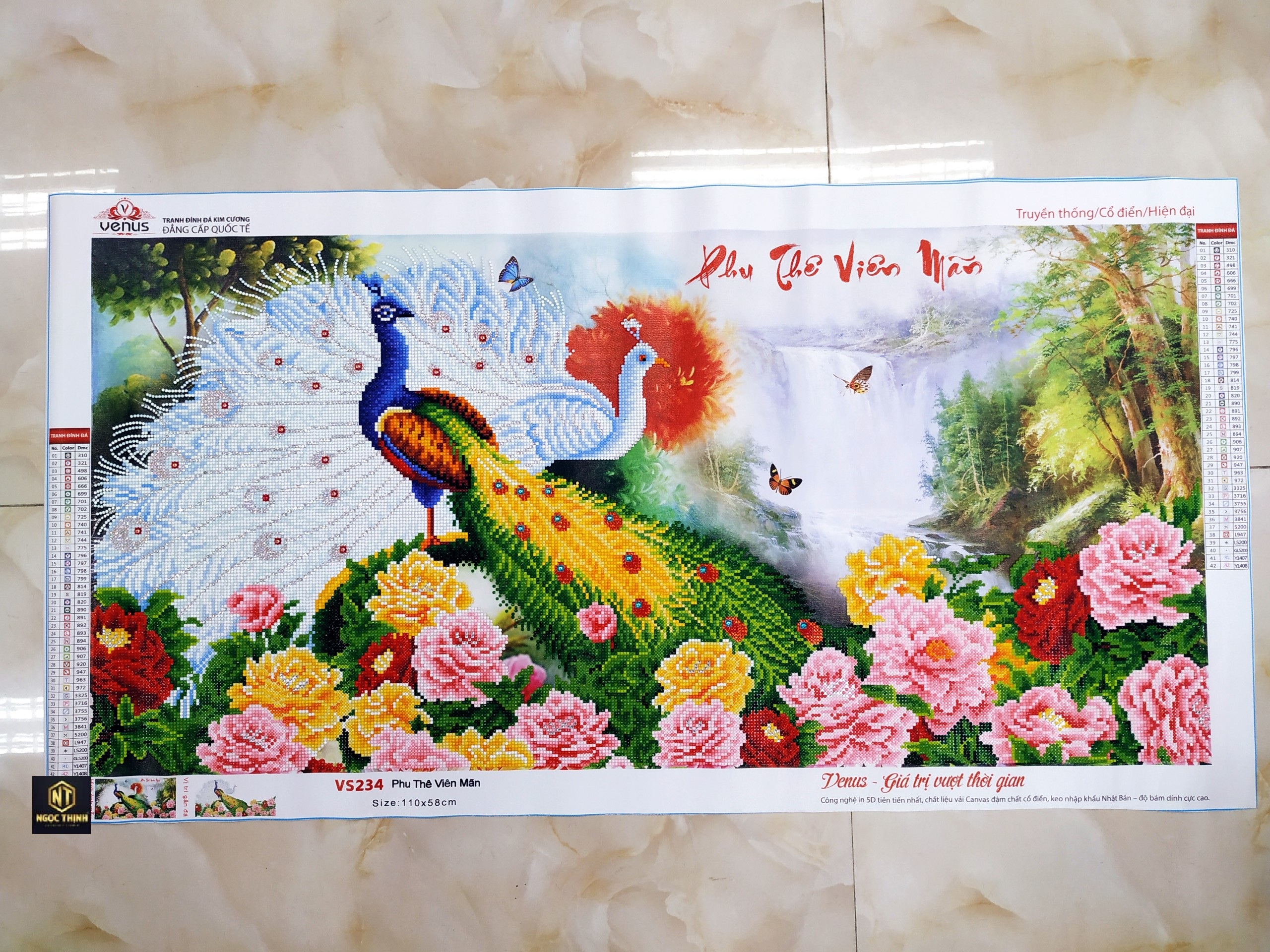 Tranh đính đá con công h2009. kt: 120x56cm. sản phẩm chưa hoàn thiện