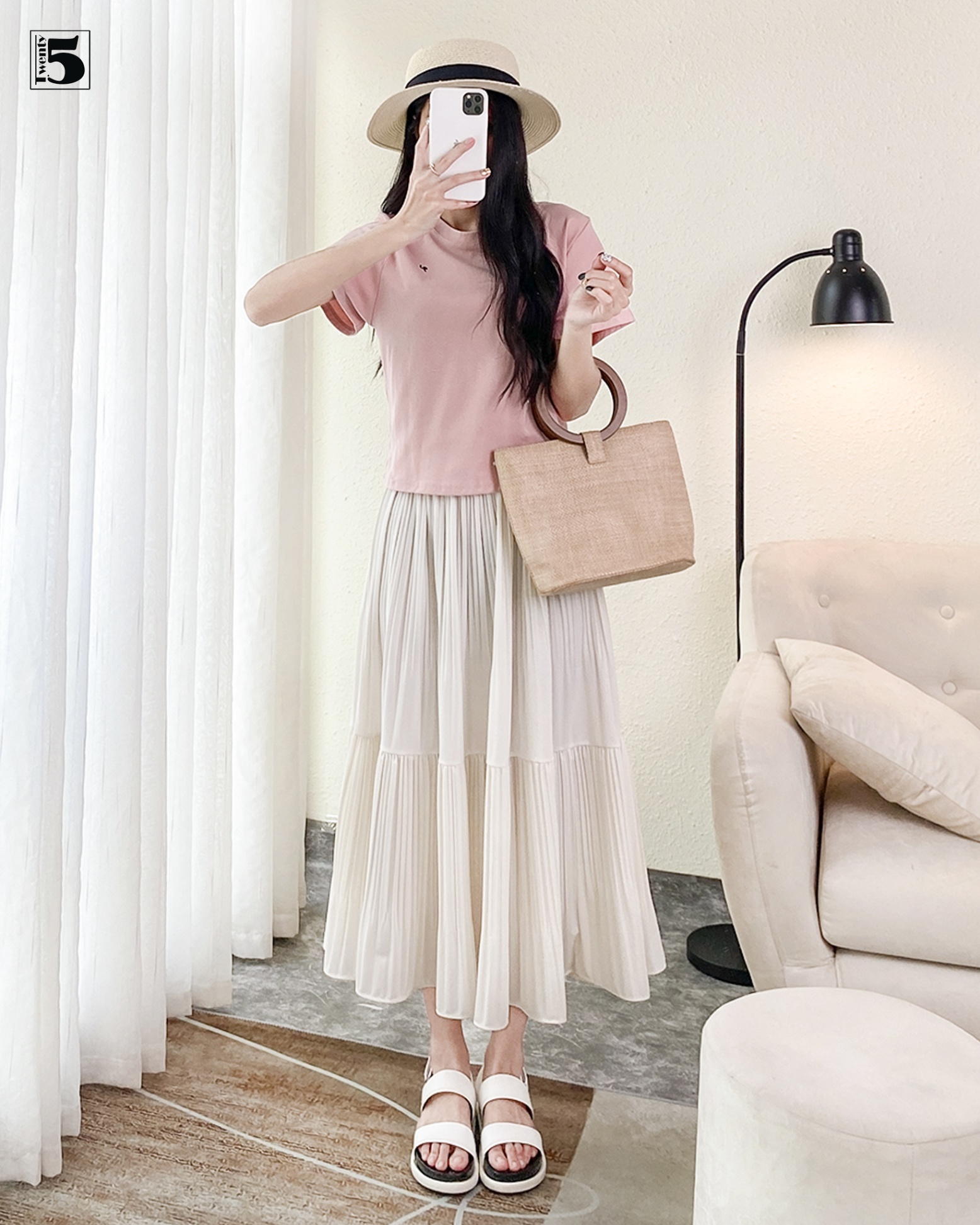 Áo thun ngắn tay dáng ngắn, basic, họa tiết nhỏ ở ngực Twenty.Five 5639