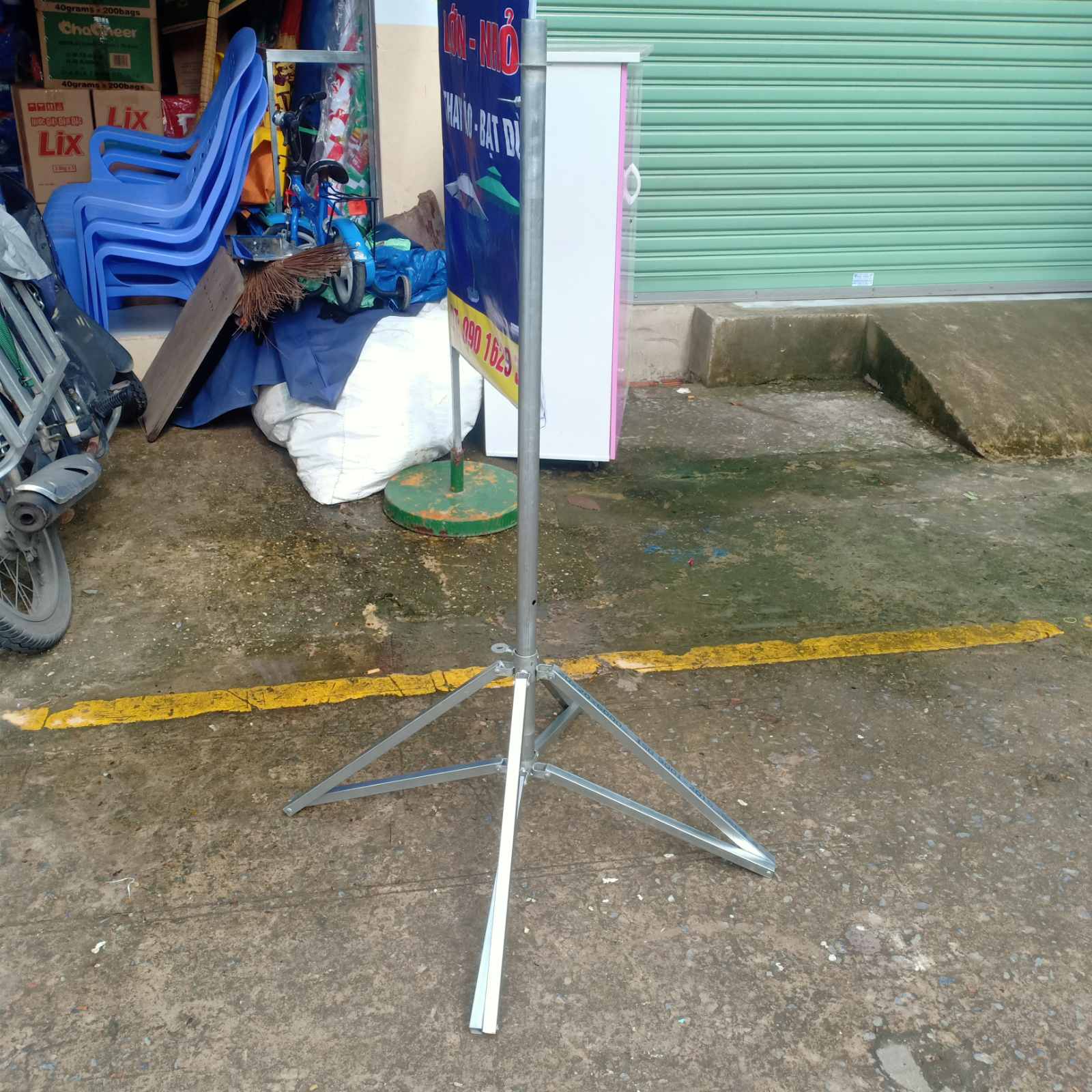 [HCM]Chân dù treo quần áo chân xếp ( chưa bao gồm dù và vòng tròn)