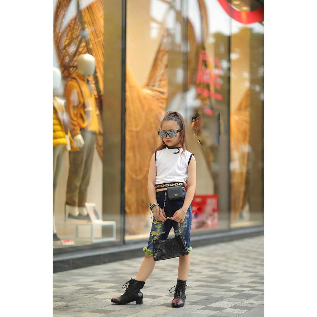 Set áo thun quần jean rách lửng gối bé gái